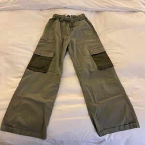 Abercrombie & Fitch green cargo pants